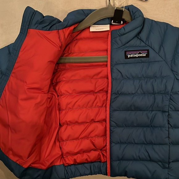 Patagonia Baby Down Jacket - NWT 3-6 Months - Picture 2 of 3